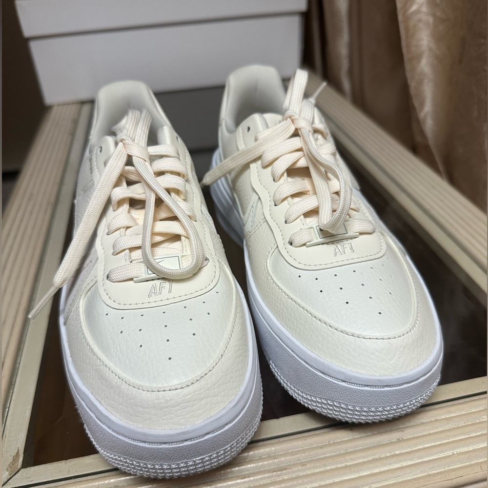 Nike Platform AF1 Cream Sneakers Certified - Authentic Pre-owned, Like New. WOB